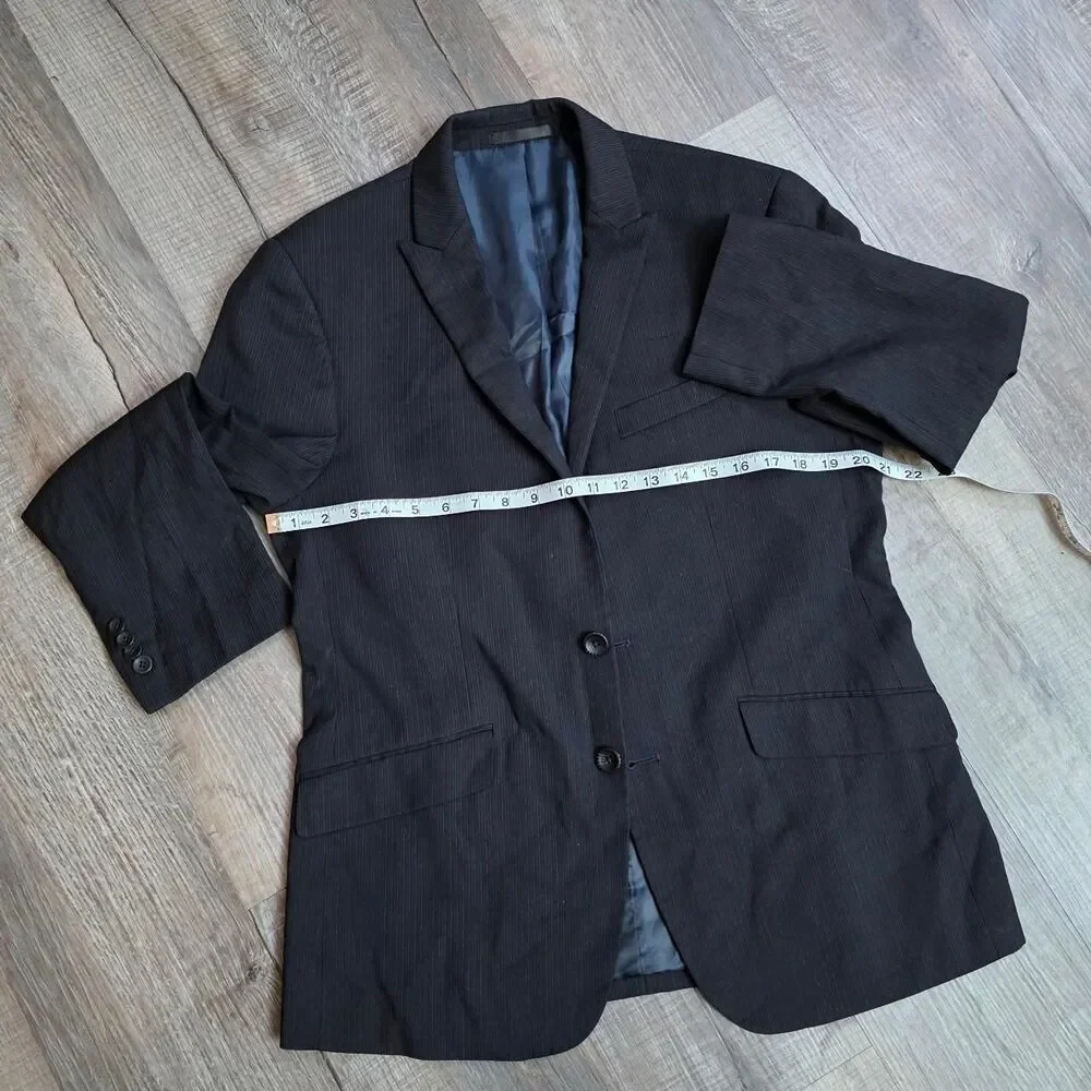 Kenneth Cole Men’s Pinstripe Blazer / Suit Jacket - Size 40 Short